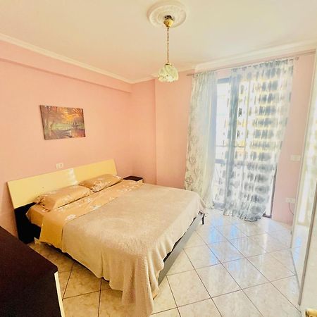 Lovely 3-Bedroom Rental Unit In Durres Durrës Exterior foto