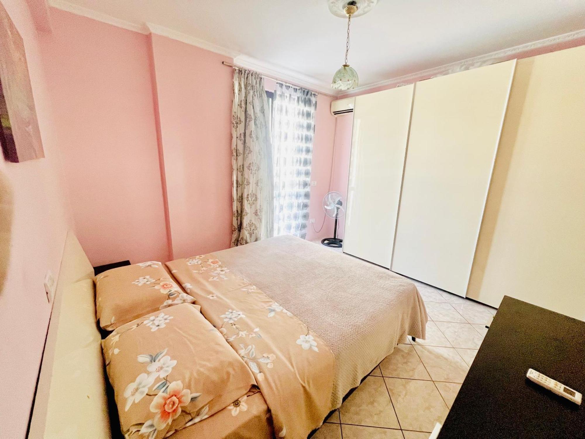 Lovely 3-Bedroom Rental Unit In Durres Durrës Exterior foto