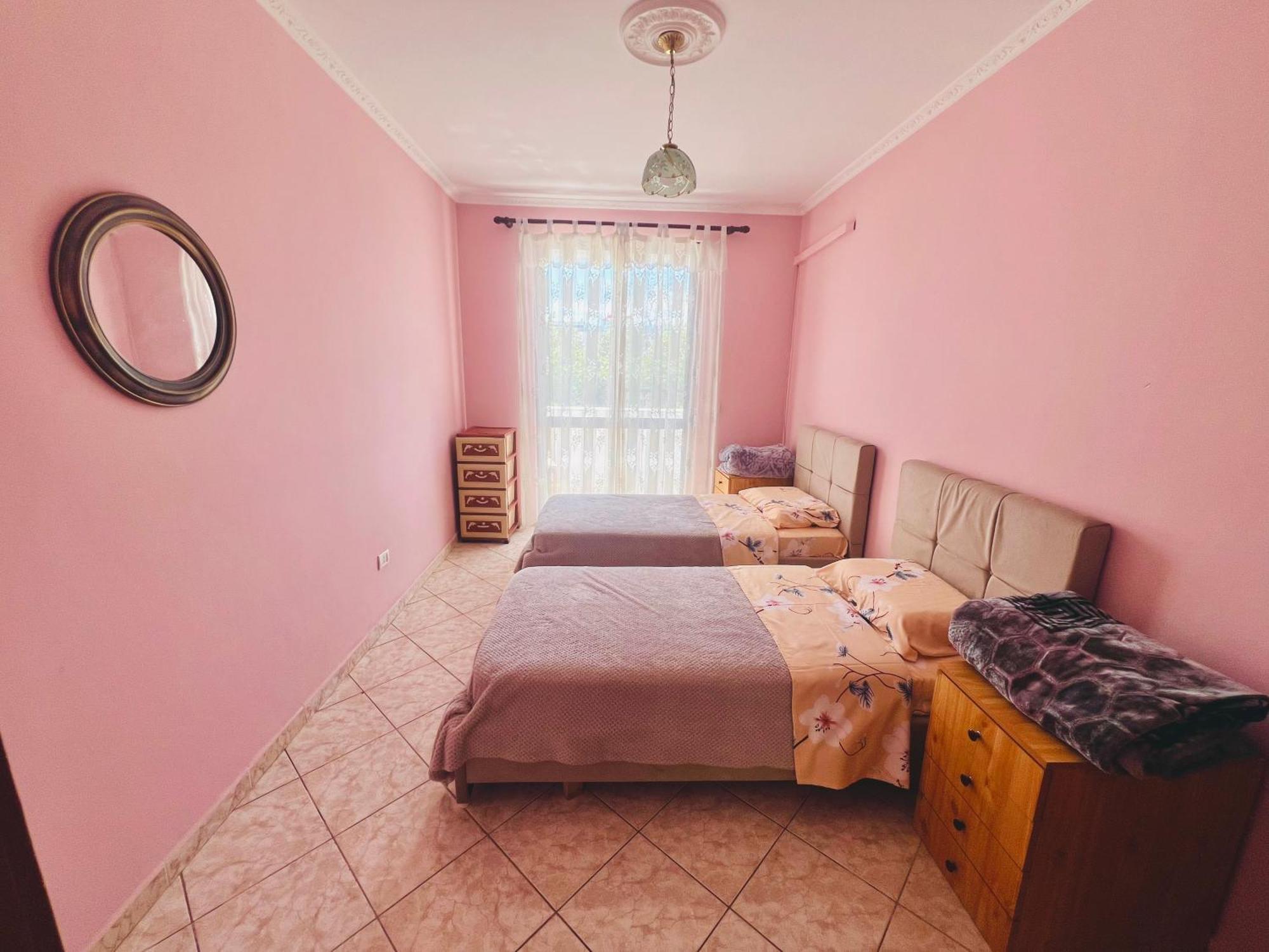 Lovely 3-Bedroom Rental Unit In Durres Durrës Exterior foto