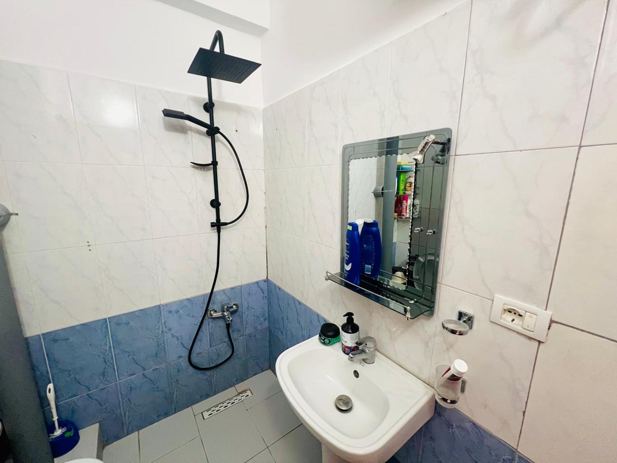 Lovely 3-Bedroom Rental Unit In Durres Durrës Exterior foto