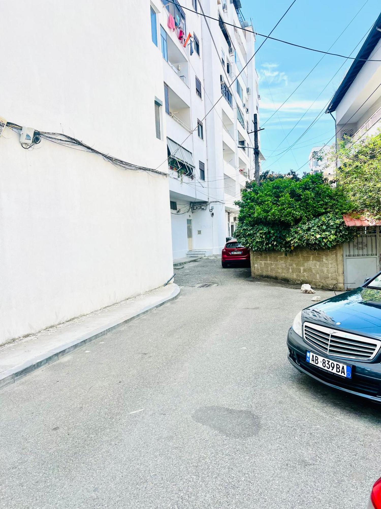 Lovely 3-Bedroom Rental Unit In Durres Durrës Exterior foto