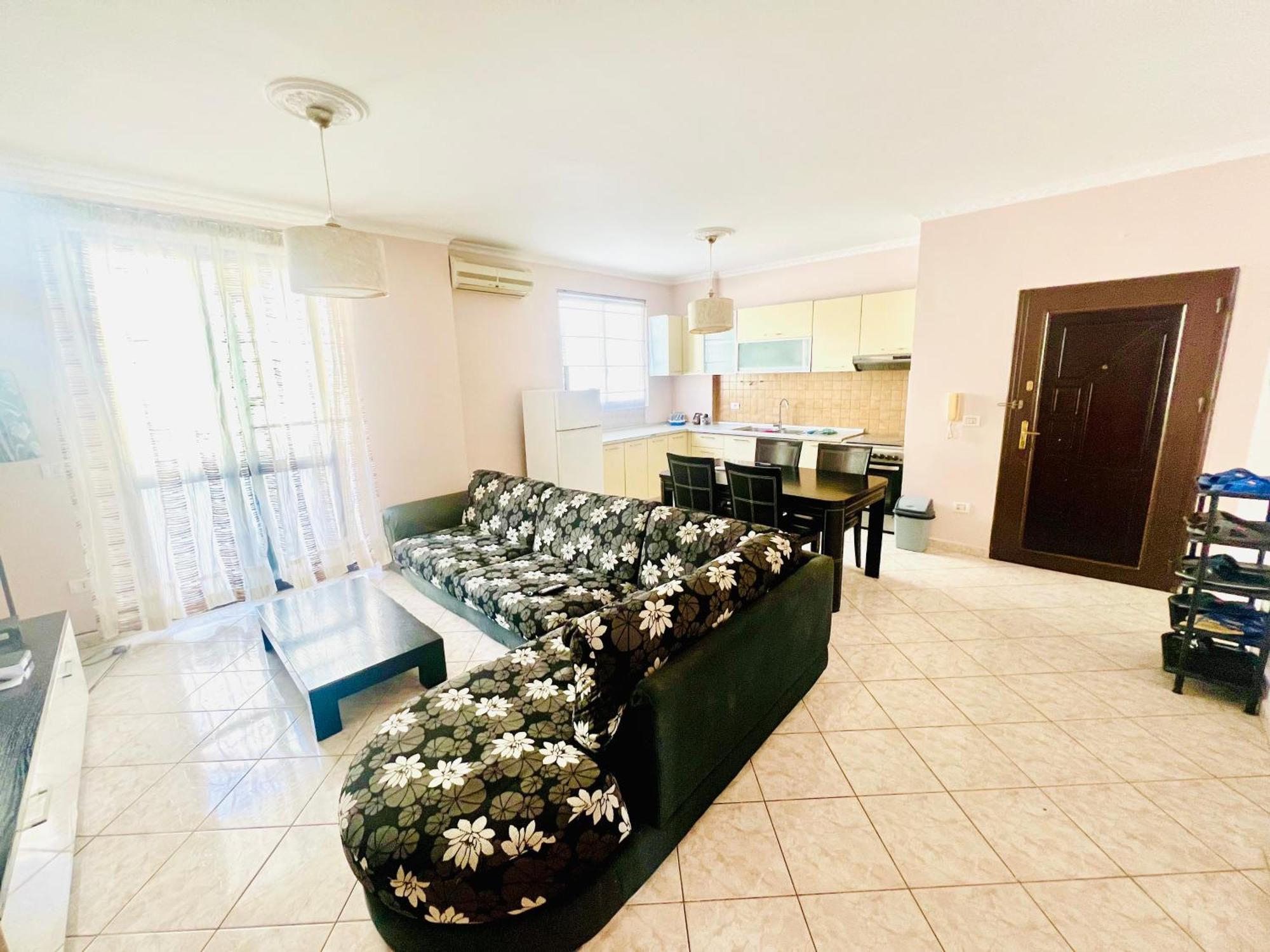 Lovely 3-Bedroom Rental Unit In Durres Durrës Exterior foto